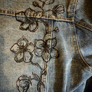 Denim Jacket with custom painted flowers. 🌺 1-of-a-kind SNEAK PEEK